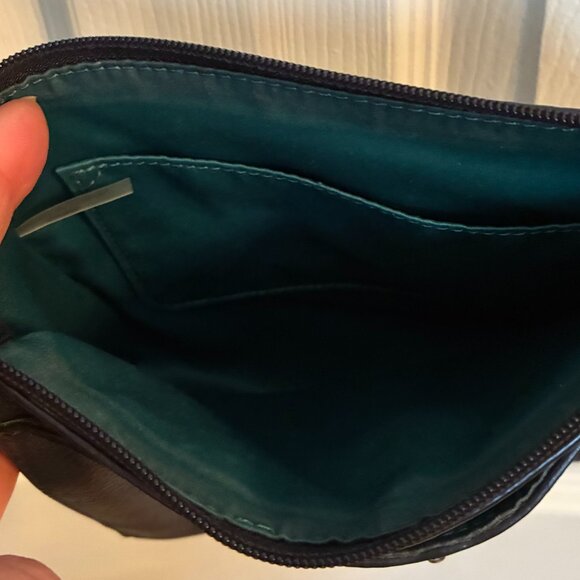 Coach - Black Leather Crossbody Purse -EUC - Picture 4 of 14